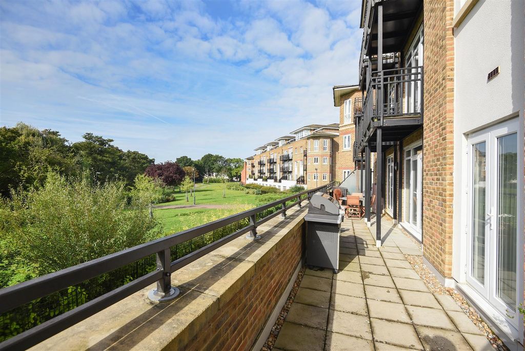 Property photo 3 of 10 Balcony: