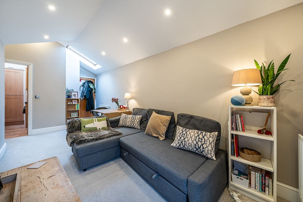 Property photo 2 of 21