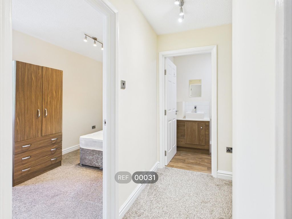 Property photo 3 of 16 Hallway