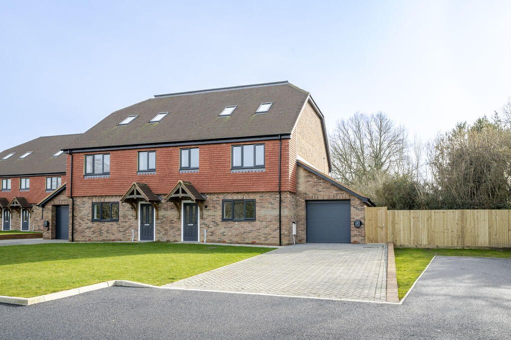 Property photo 1 of 23 Front (Exterior)