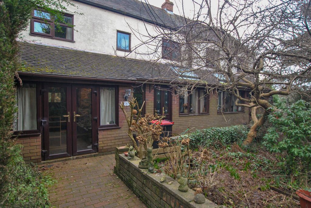 Property photo 1 of 3