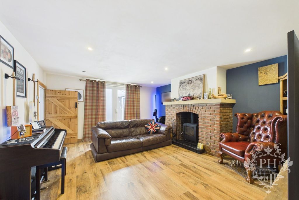 Property photo 2 of 14 Fd592192Cb574c2087220F34Dcd6Eb5E_100_Cam02002G0-Pr