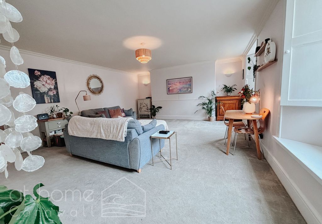 Property photo 3 of 40
