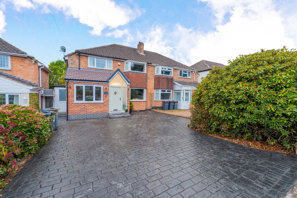 Property photo 2 of 46