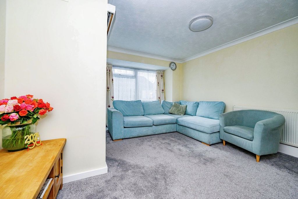 Property photo 2 of 19