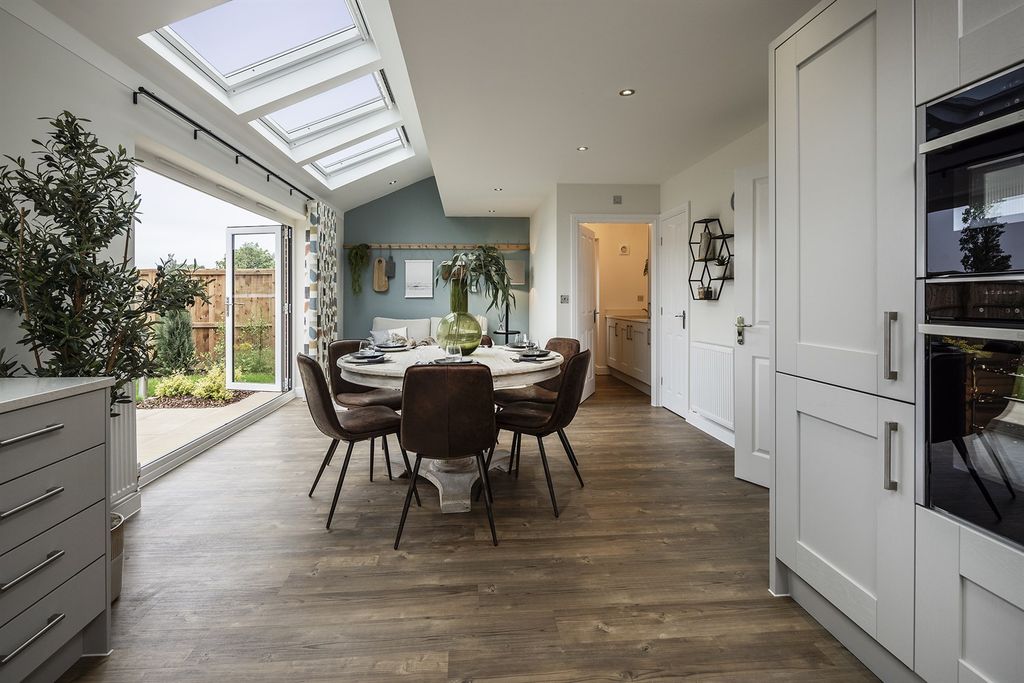 Property photo 3 of 14 Dining/Family Area