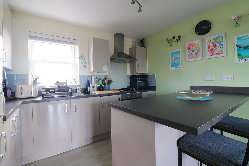 Property photo 3 of 15 Kitchen Area