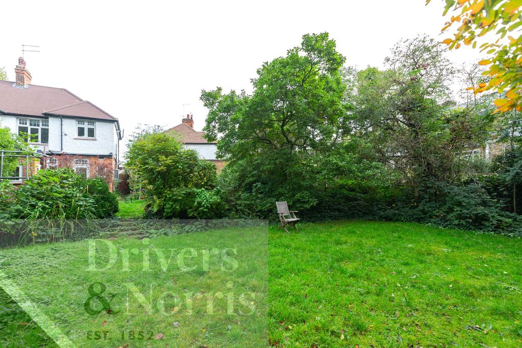 Property photo 2 of 6 Picture No. 19