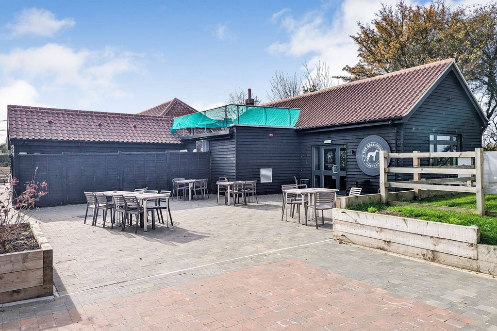 Property photo 3 of 8 The Greyhound Public House, The Street, Tibenham Nr16 1Pz