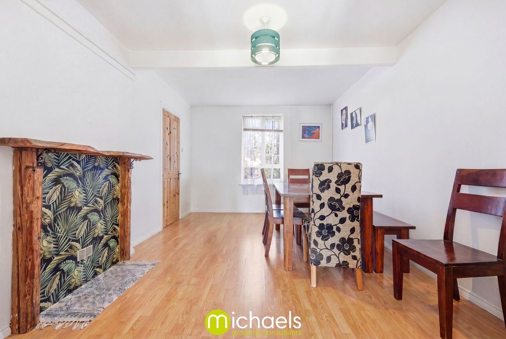 Property photo 3 of 26