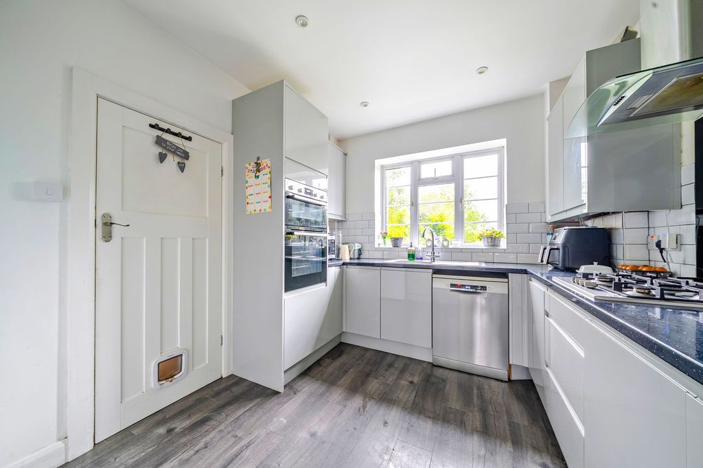 Property photo 3 of 22