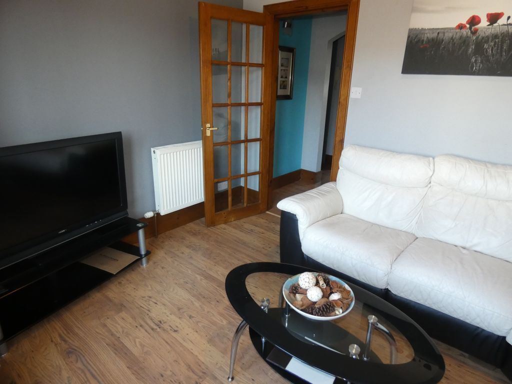 Property photo 3 of 7 Lounge