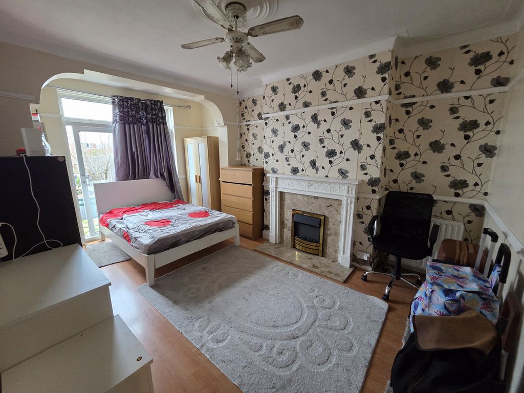 Property photo 3 of 9