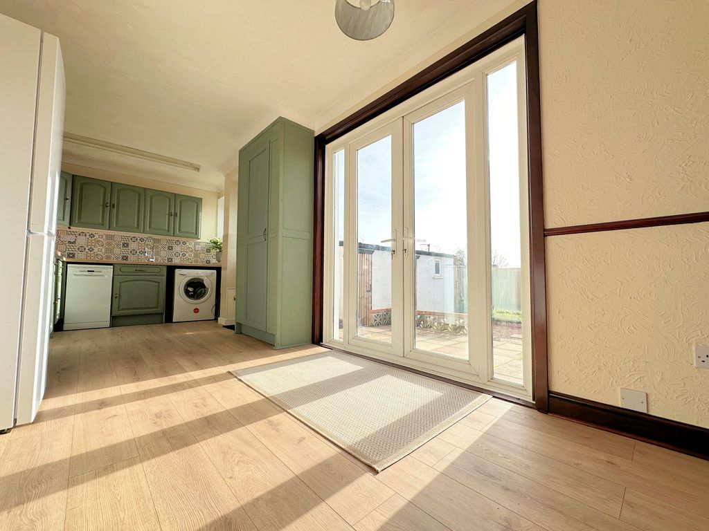 Property photo 3 of 21 Kitchen/Diner