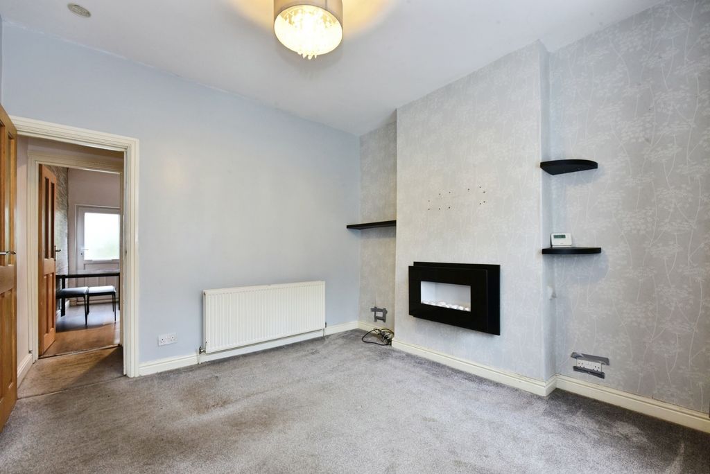 Property photo 3 of 17 Pbox-Img.Jpg