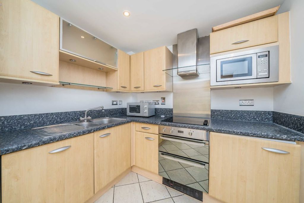 Property photo 3 of 5