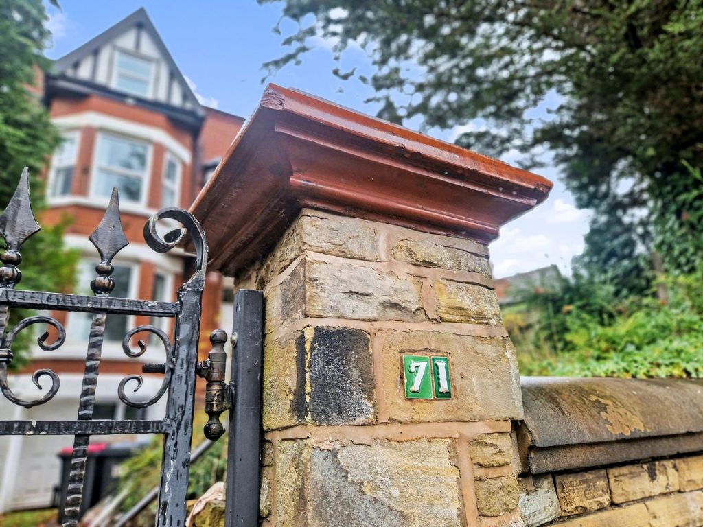 Property photo 2 of 38