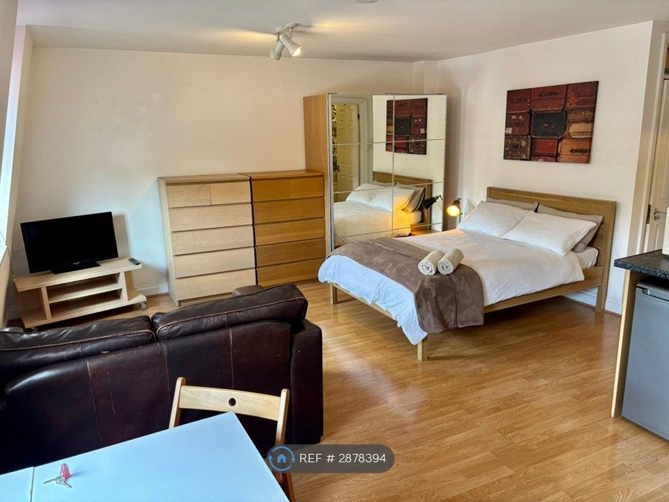 Property photo 1 of 8 Studio 33