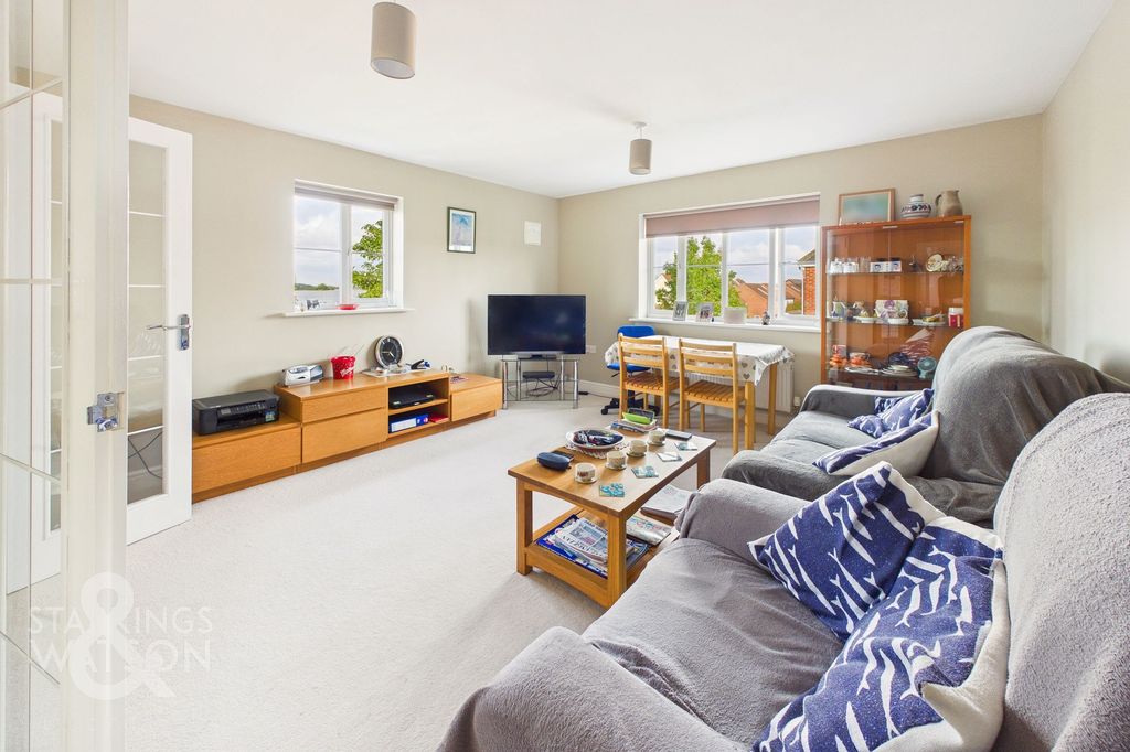 Property photo 2 of 16
