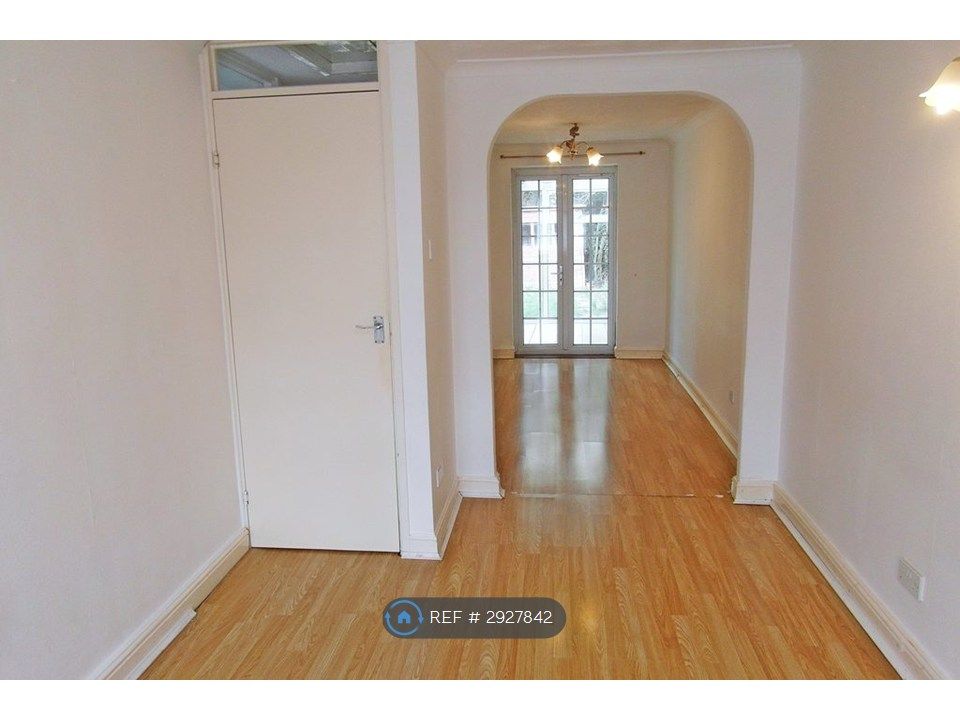Property photo 1 of 3