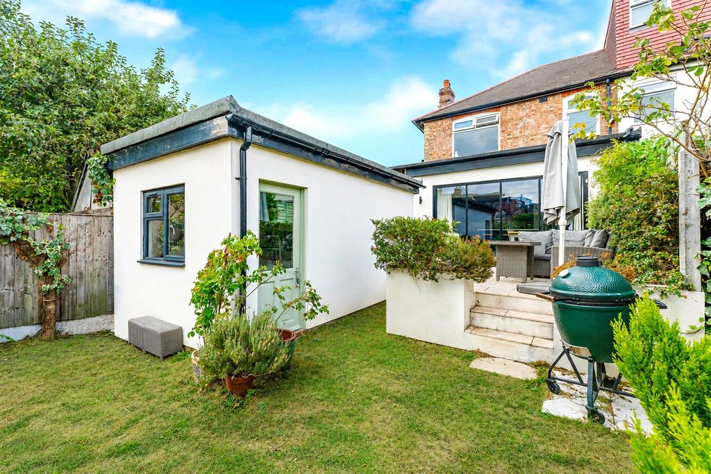 Property photo 3 of 17 Picture No. 50