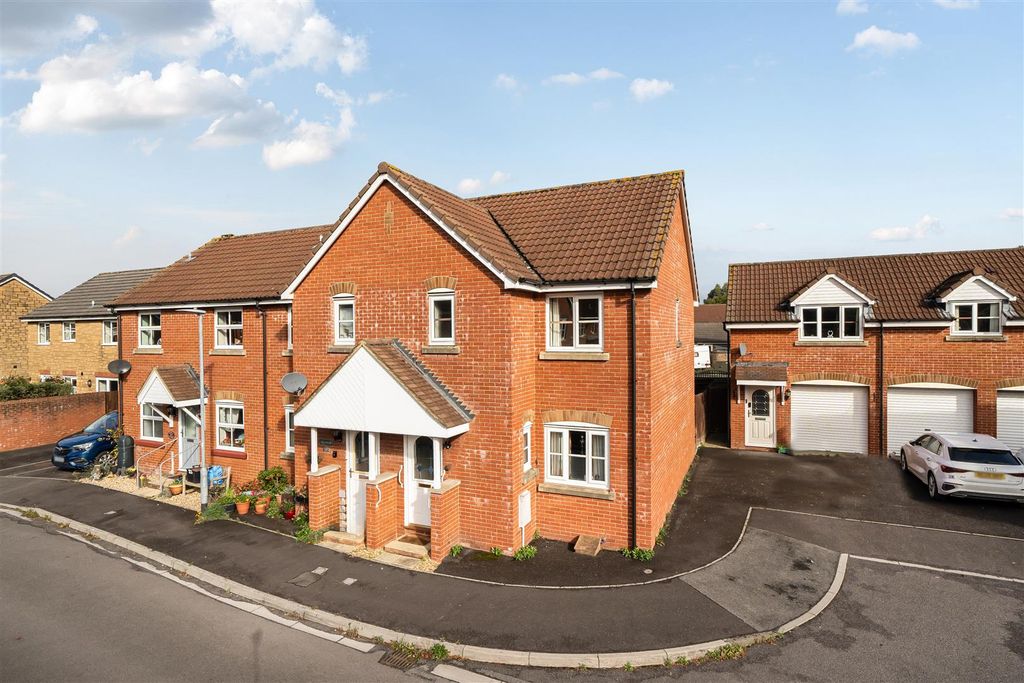 Property photo 1 of 14 Front