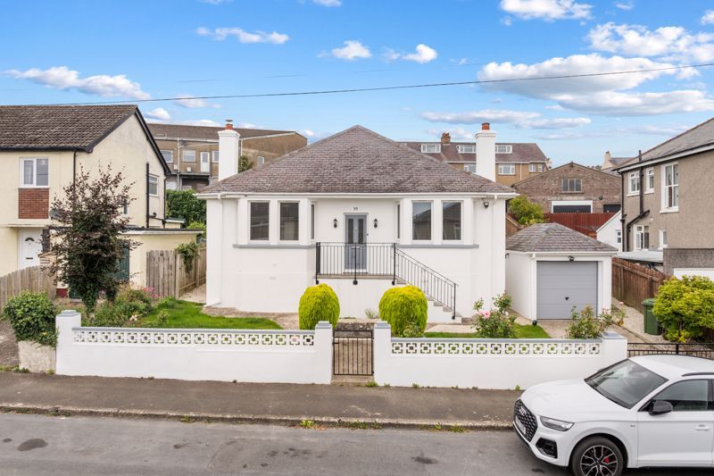 Property photo 1 of 15 33 Auburn Road