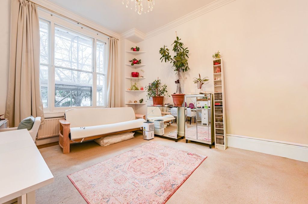 Property photo 3 of 13