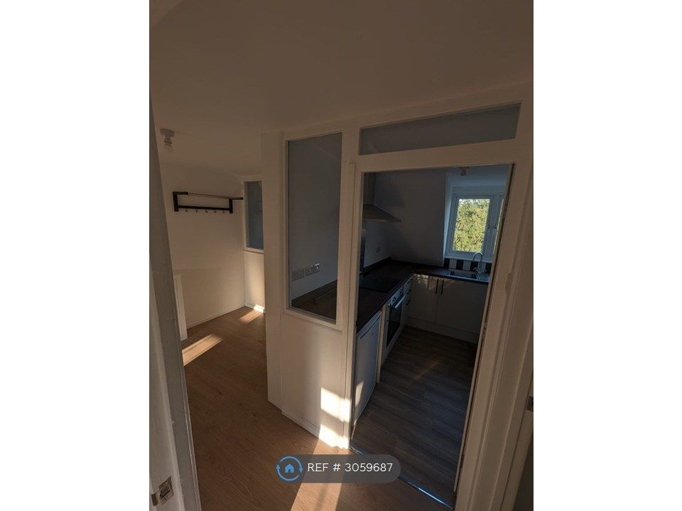 Property photo 3 of 9 Hall Into Kitchen