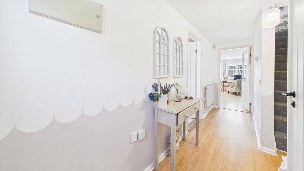 Property photo 2 of 23 5181154