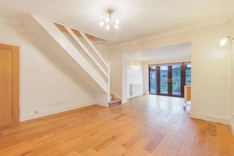 Property photo 3 of 18 Reception