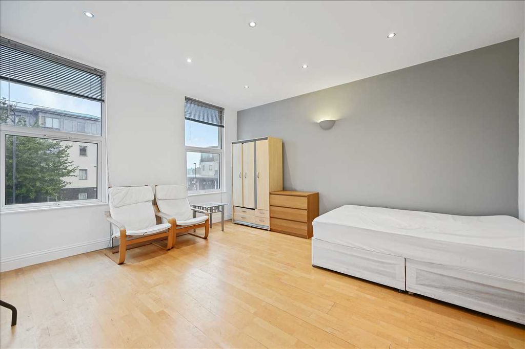 Property photo 1 of 7 Main Picture