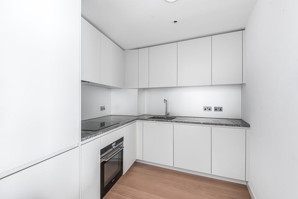 Property photo 2 of 17 Kitchen.Jpg