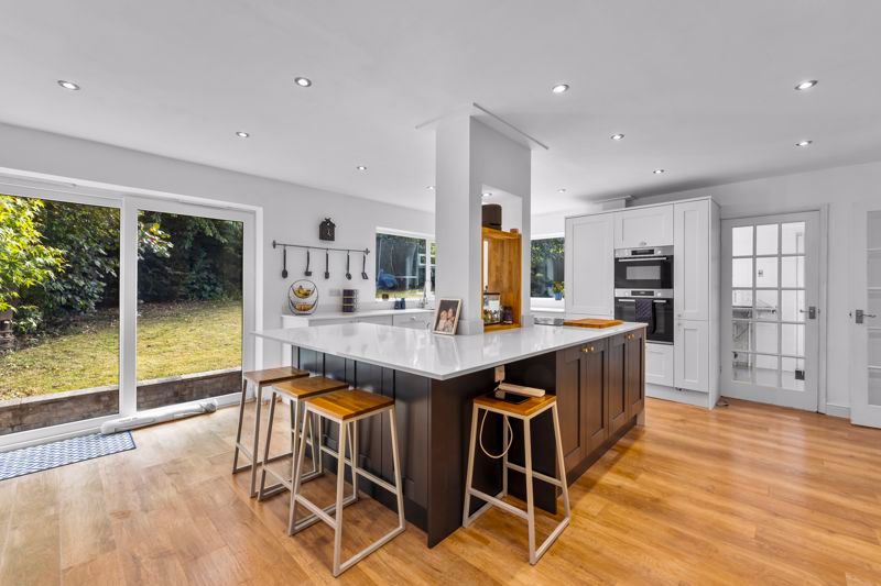 Property photo 2 of 31 Kitchen