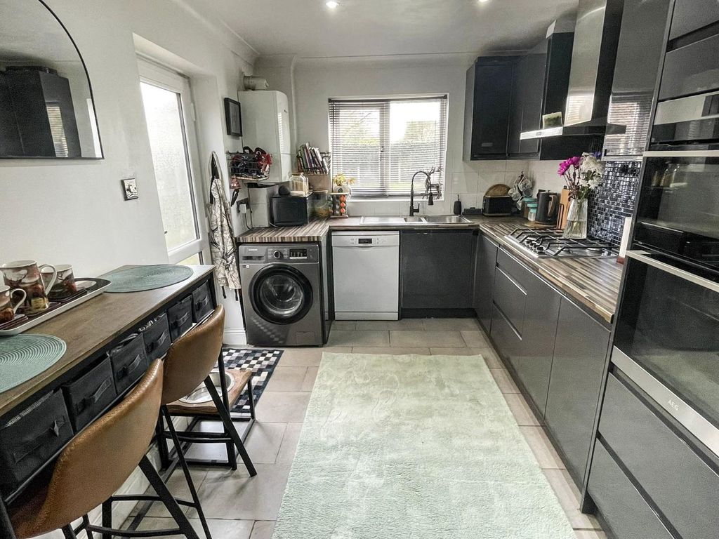 Property photo 3 of 19 Tlc_d4E5Aeca-08F1-480F-8610-13ce5d821040_Ed14Ca1.J