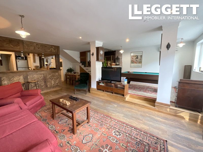 Property photo 2 of 10