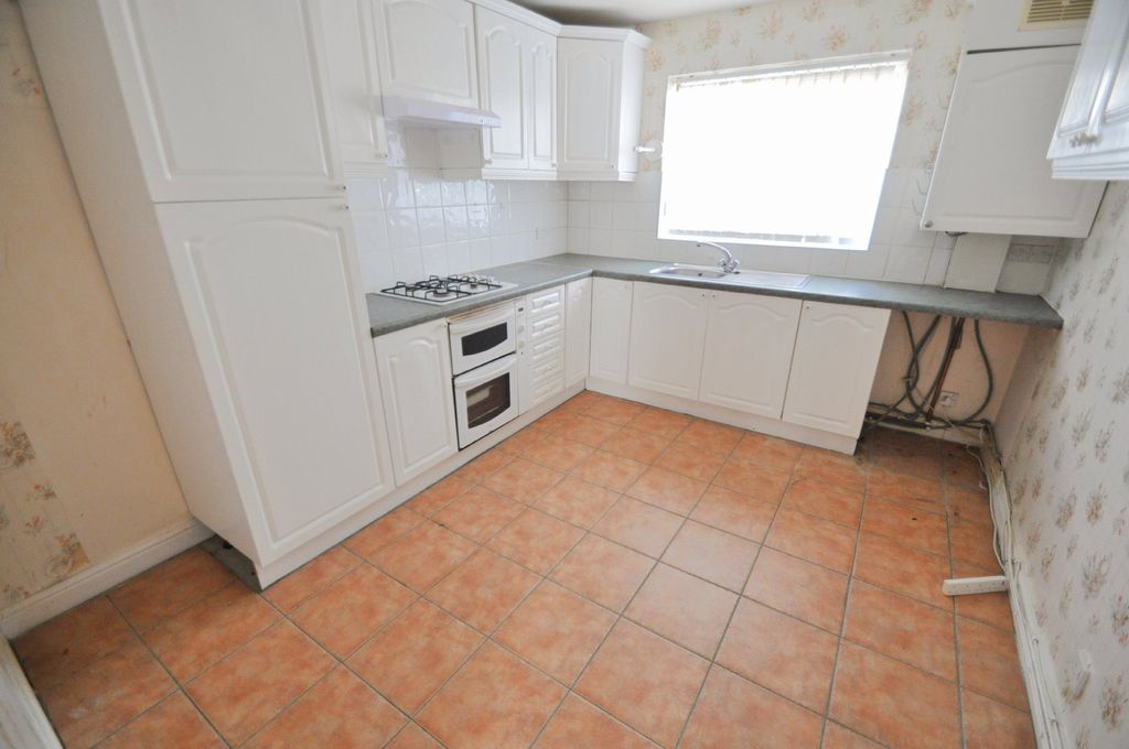 Property photo 2 of 23