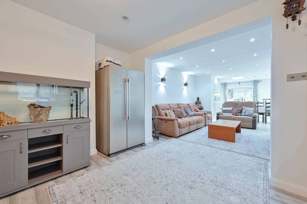 Property photo 1 of 24