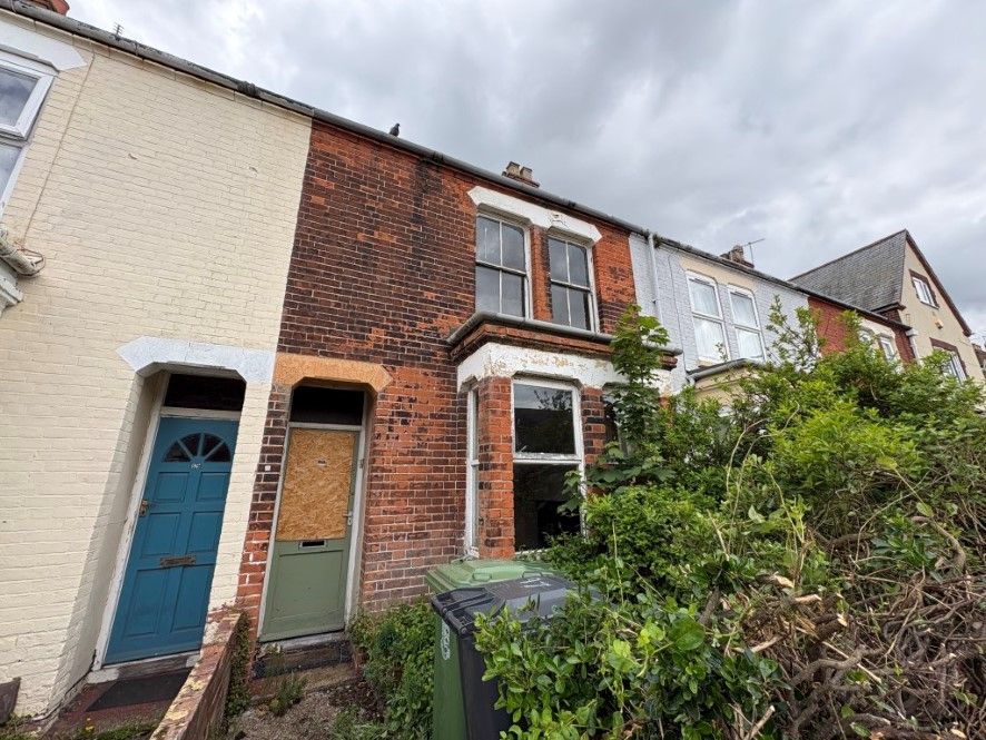 Property photo 1 of 18