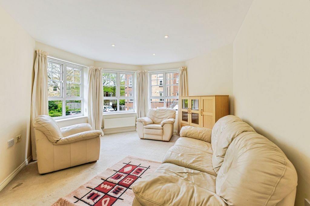 Property photo 2 of 10 Living Room