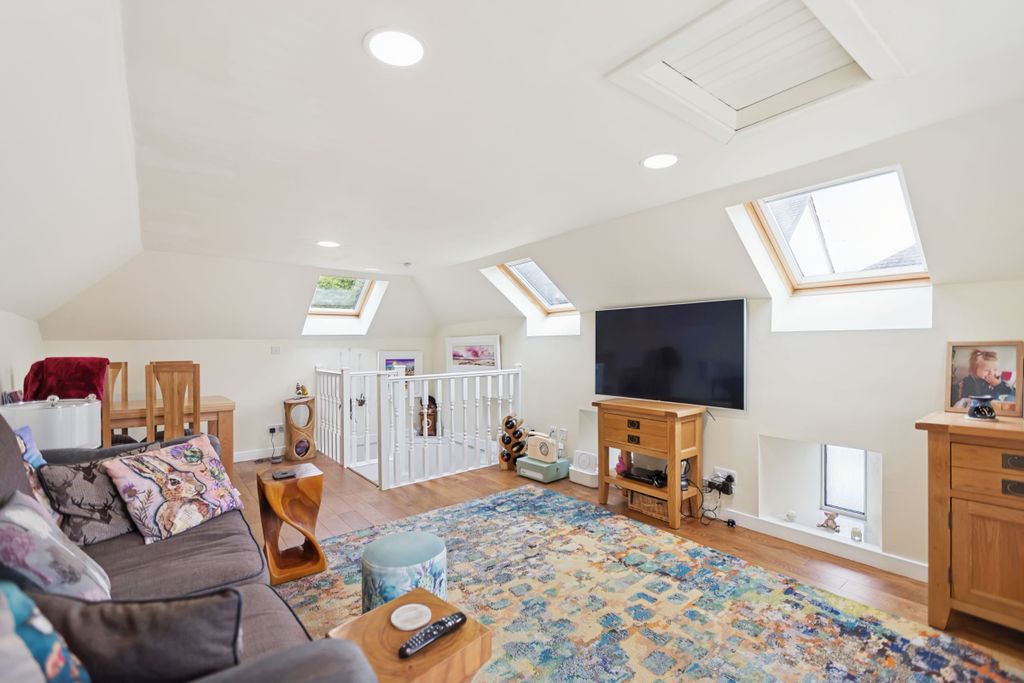 Property photo 3 of 22