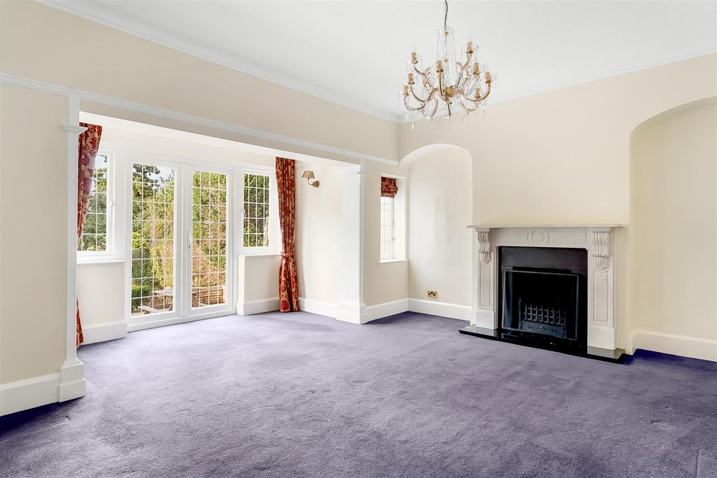 Property photo 3 of 15 Dining Room