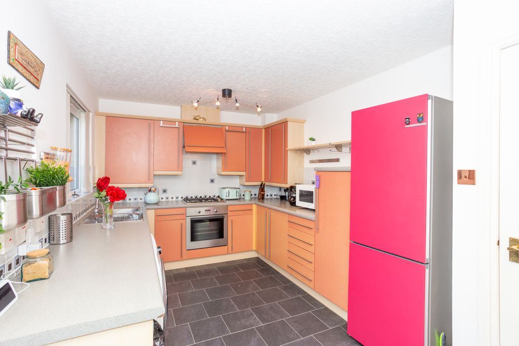 Property photo 2 of 39 Kitchen/Diner