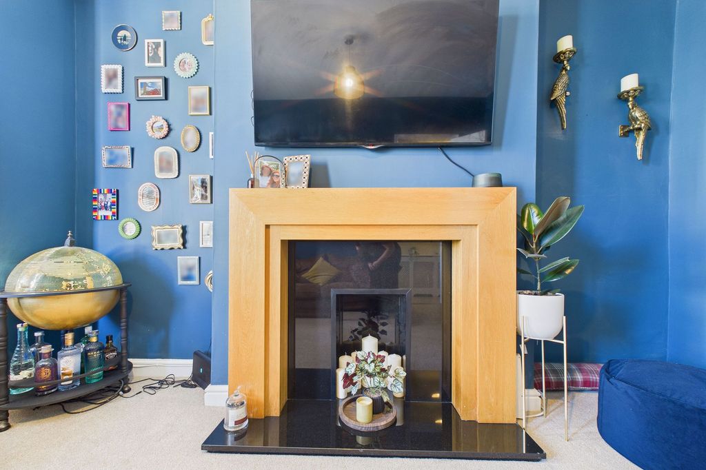 Property photo 3 of 23