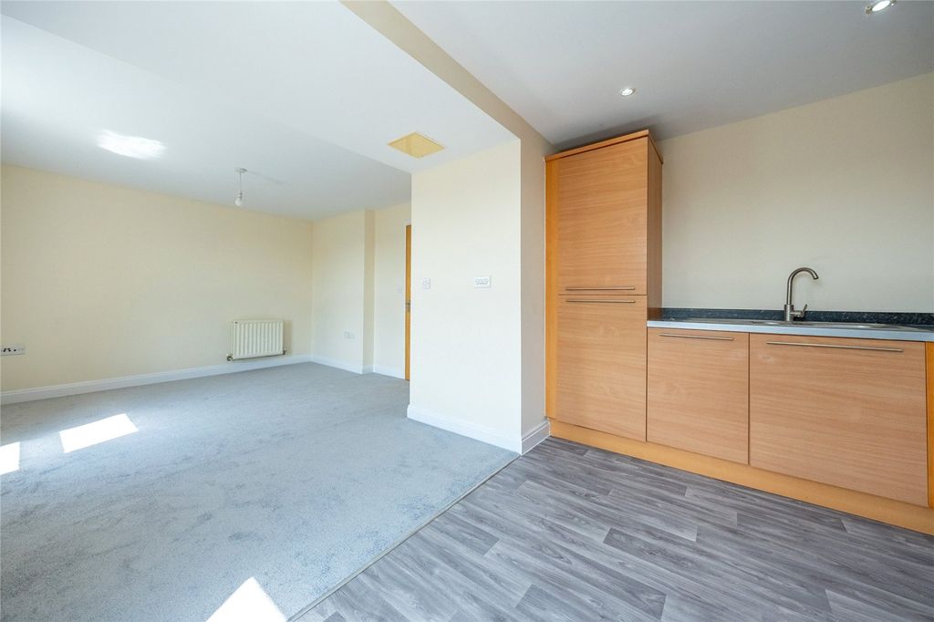 Property photo 3 of 11 Picture No. 15