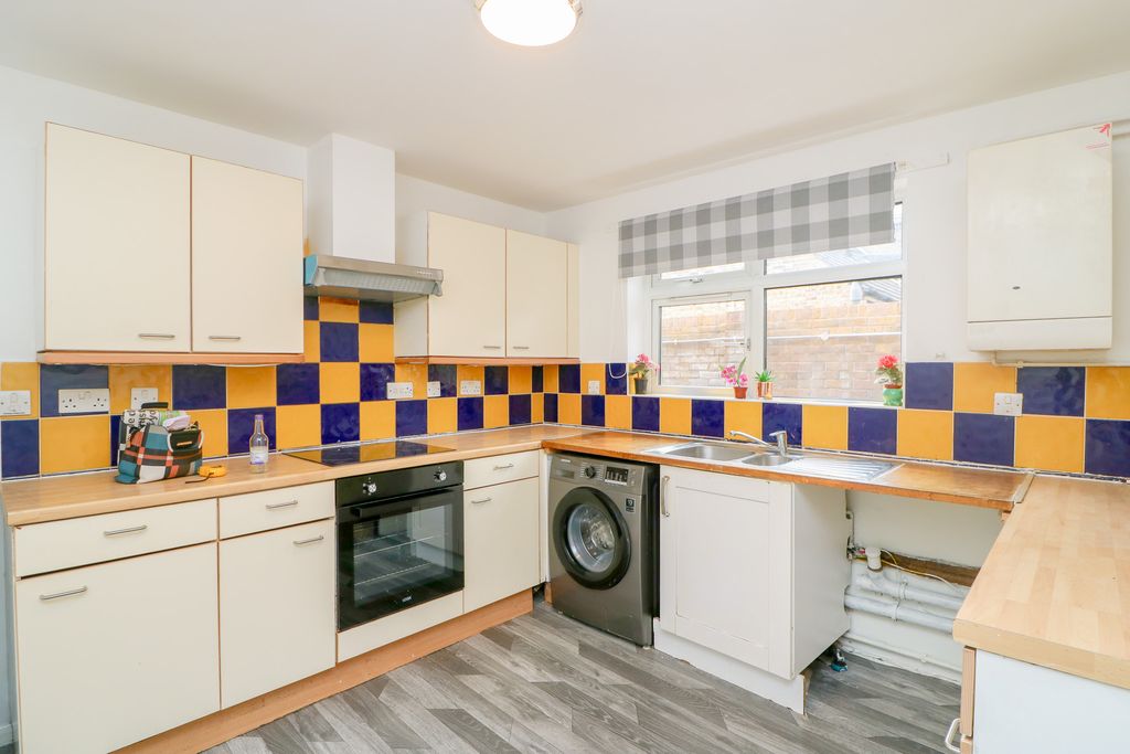 Property photo 2 of 13