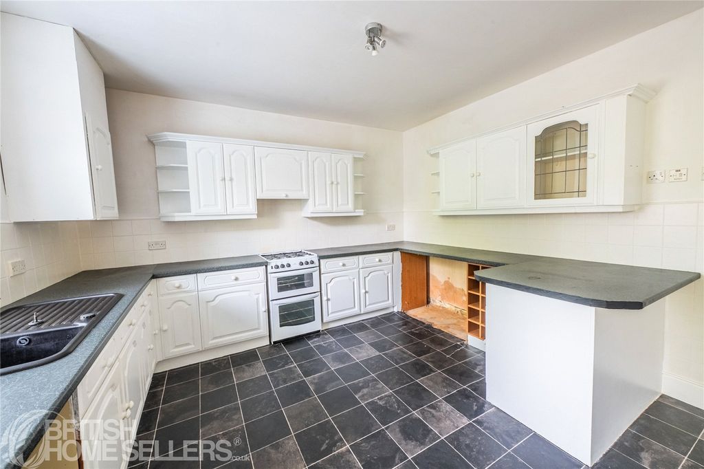 Property photo 3 of 18 Picture No. 04