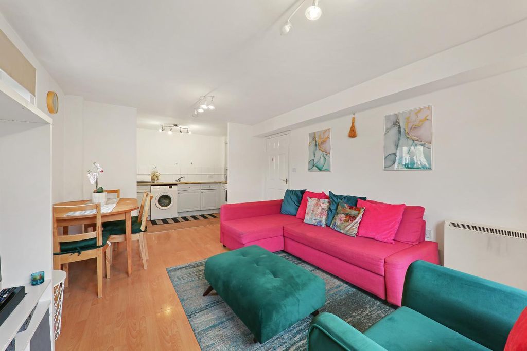 Property photo 2 of 18