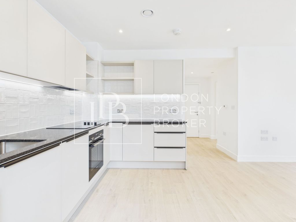 Property photo 2 of 14