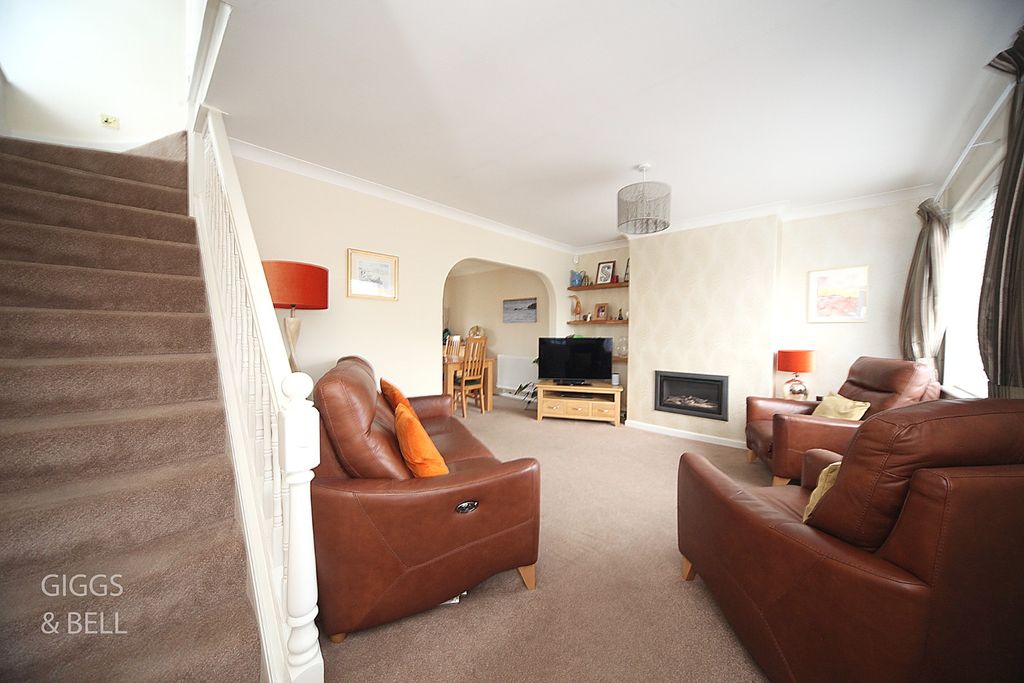 Property photo 2 of 24 4764881